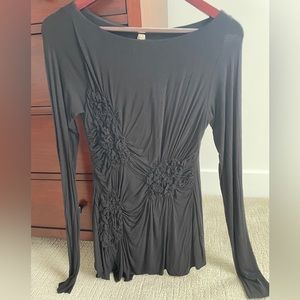 Bailey 44 Black long sleeve floral detail top with asymmetrical hem